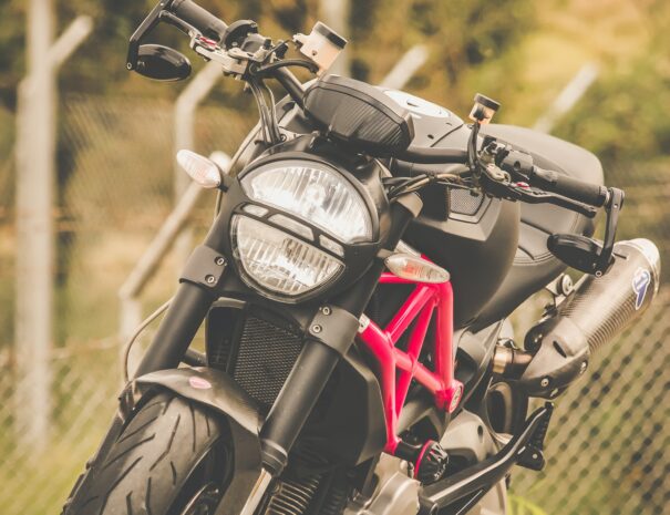 andres-dallimonti-YIyK1MqLoMQ-unsplash