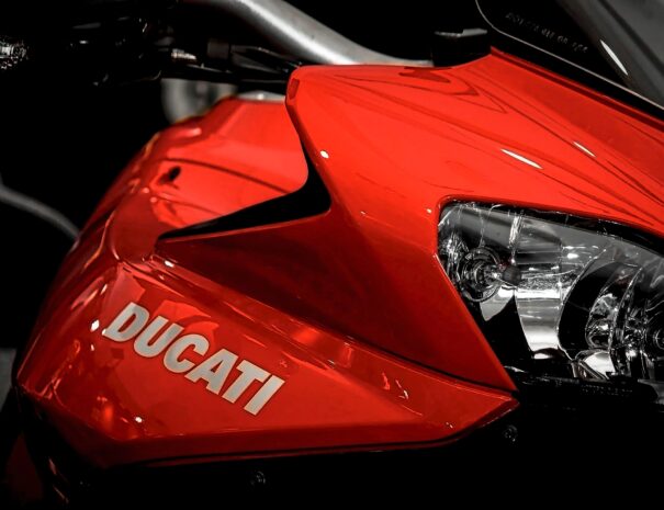 motomoto-sc-eQx_FujDdFU-unsplash