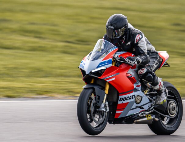 philip-myrtorp-q4mFcHKAuFM-unsplash