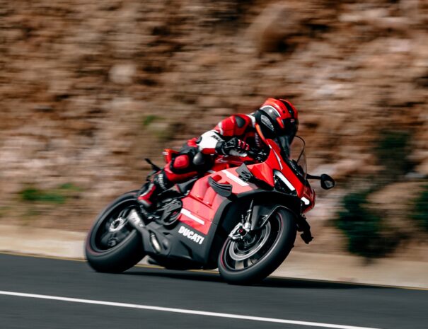 stephan-louis-ZMhTauUU_eE-unsplash